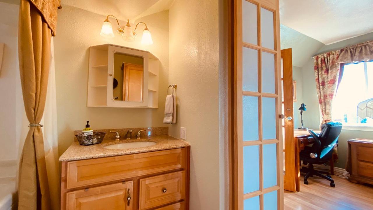 The Victorian Spa Retreat Port Angeles Bagian luar foto